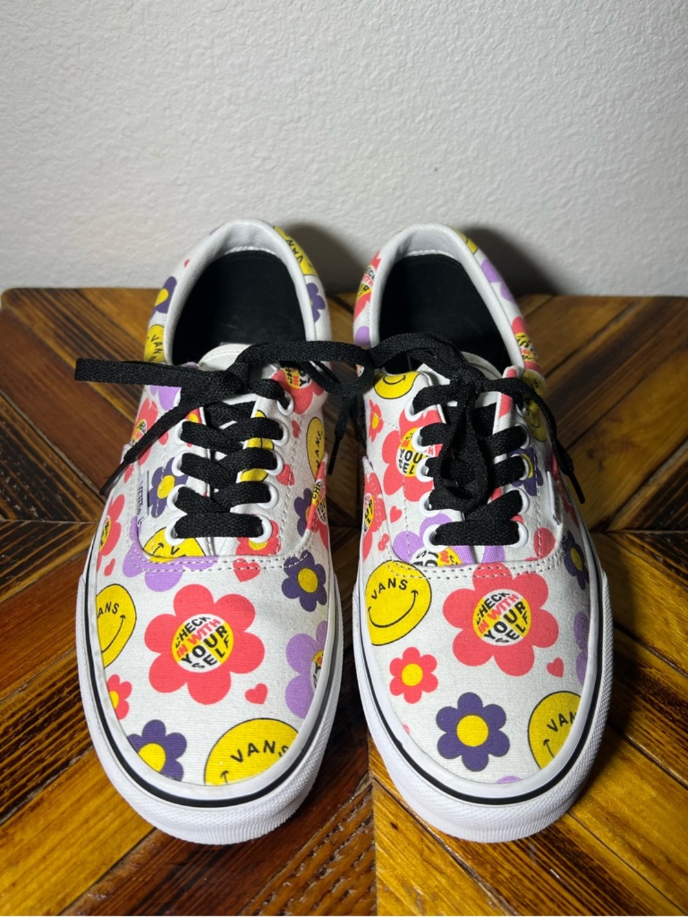 NWOT Vans Multi Floral & Smiley Low-Top Sneakers, Hippie Boho, Womens 8.5 - Picture 3 of 7